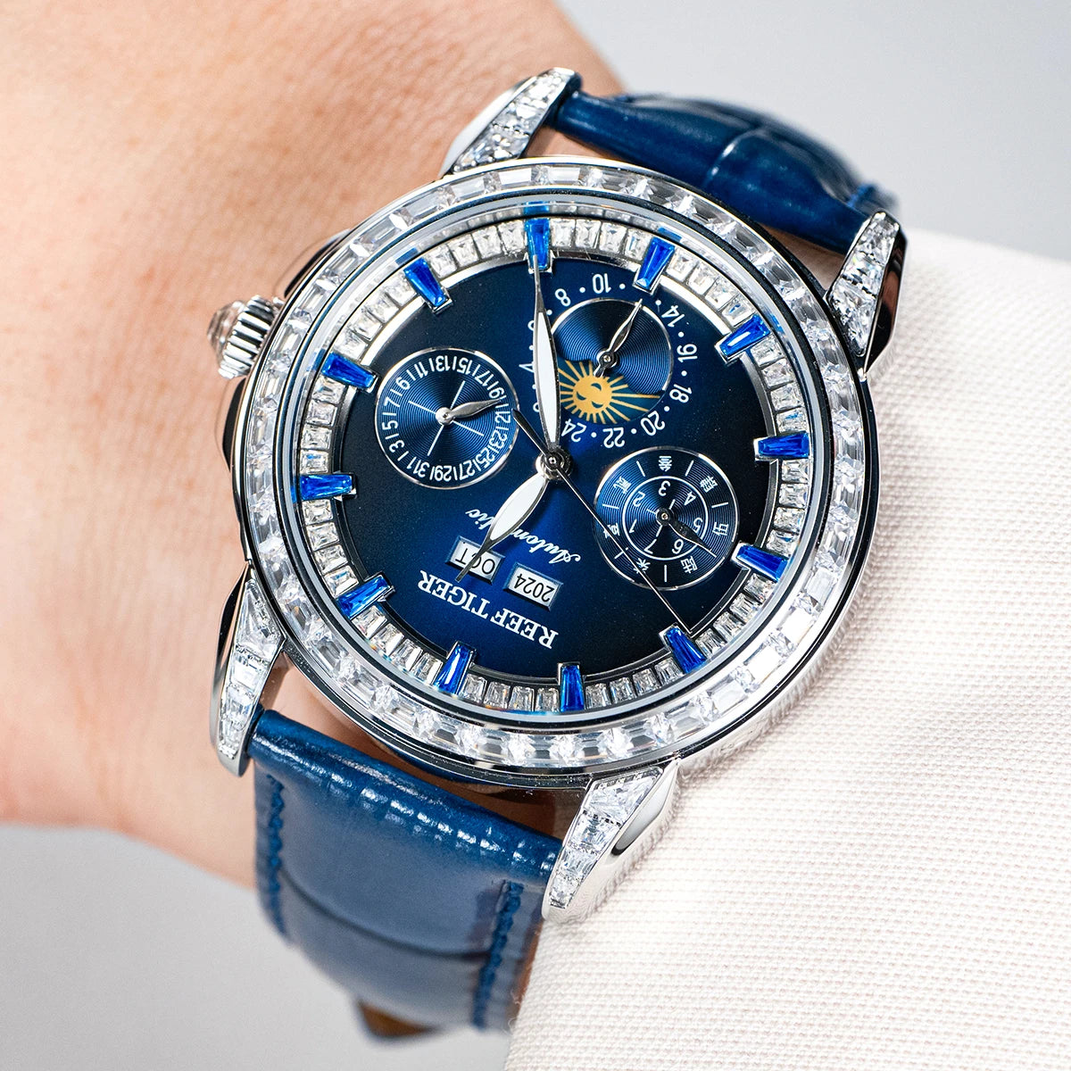 Reef Tiger MoonPhase Automatic Watch – Blue Dial