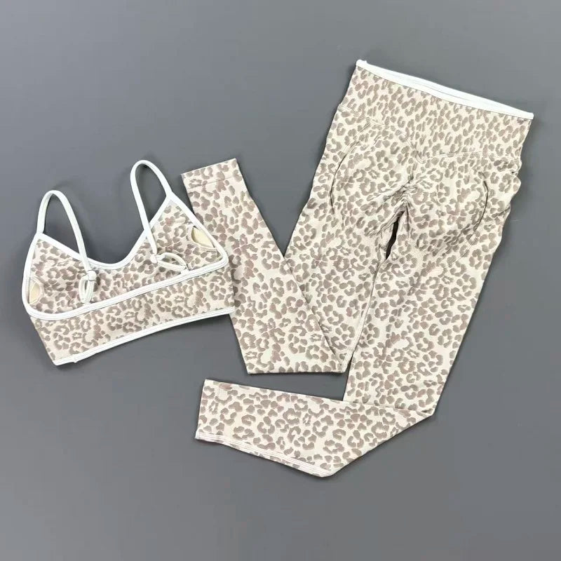 Seamless Leopard Print Yoga Set