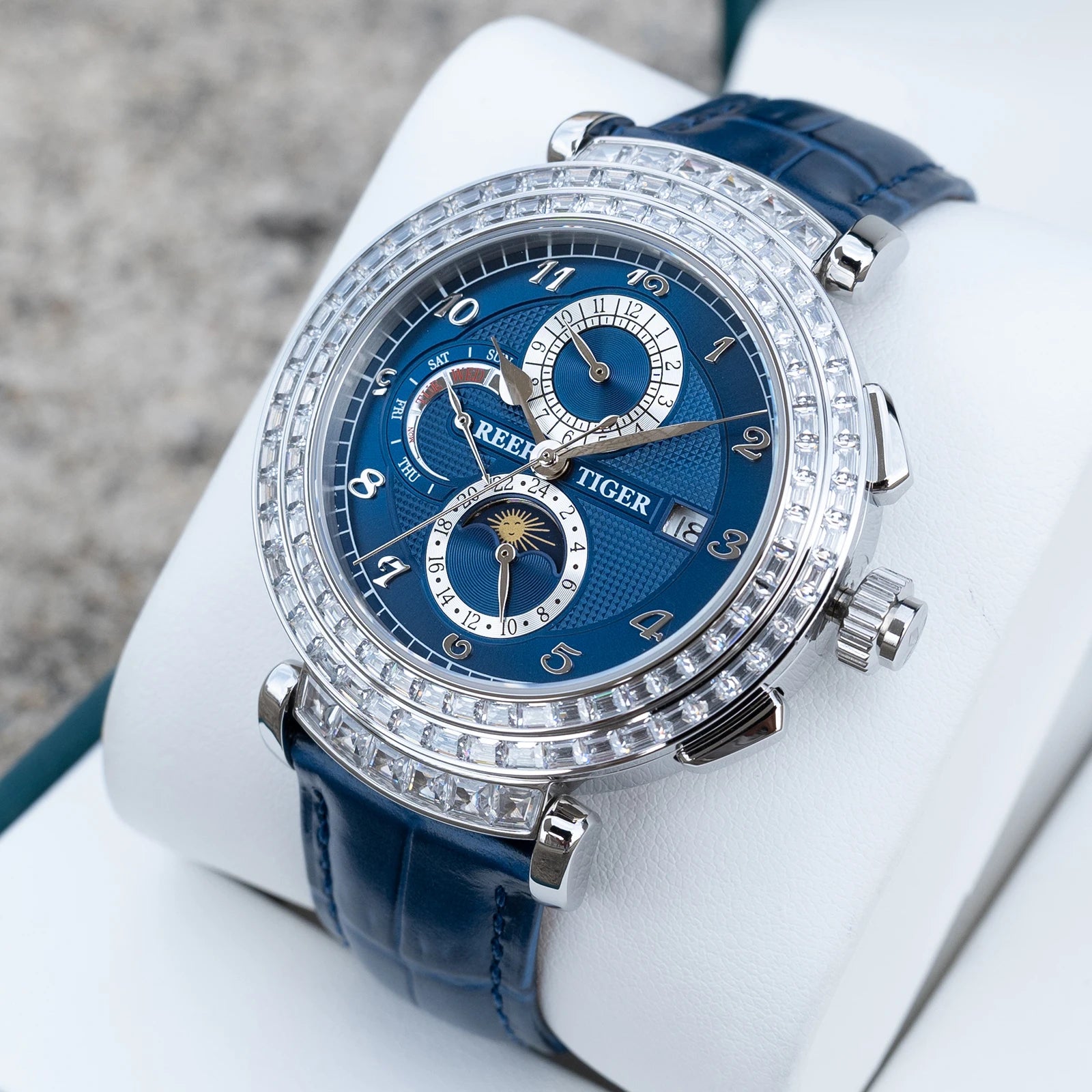 Reef Tiger RGA19S3 Automatic Moonphase Watch