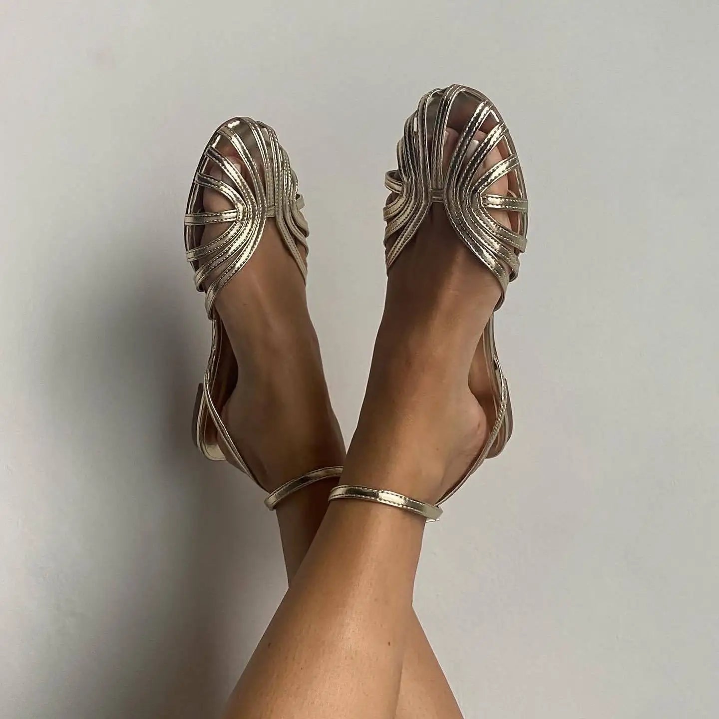 Women's Hollow Out Roman Flat Sandals