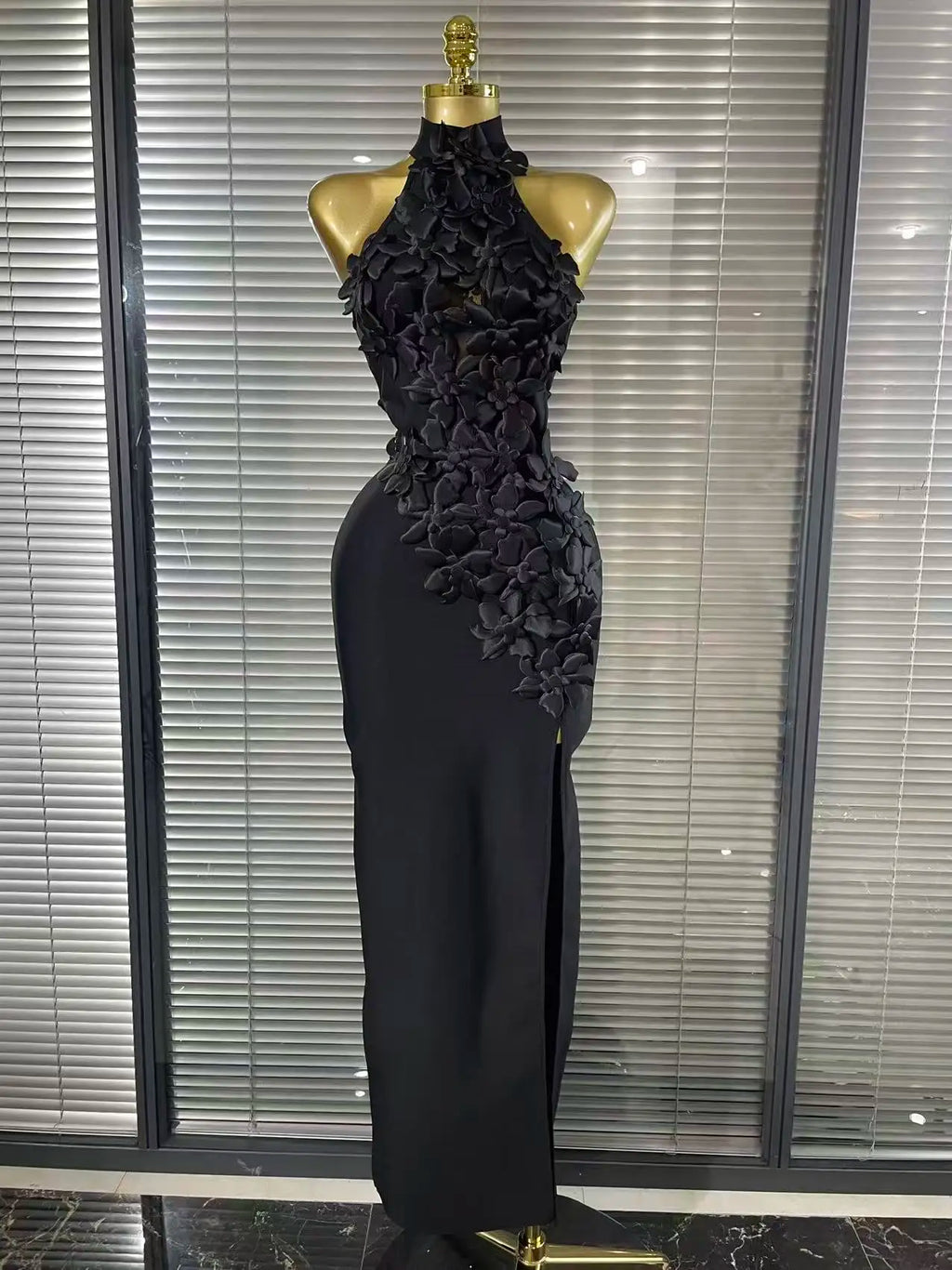 Elegant Off-the-Shoulder Mermaid Dress