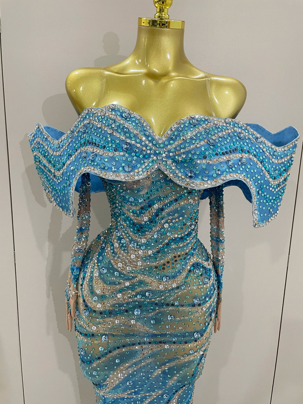 Luxury Blue Rhinestone Long Dress with Gloves – Women’s Party & Evening Gown