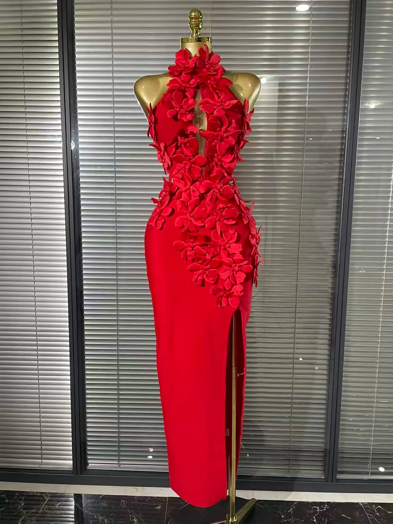 Elegant Off-the-Shoulder Mermaid Dress