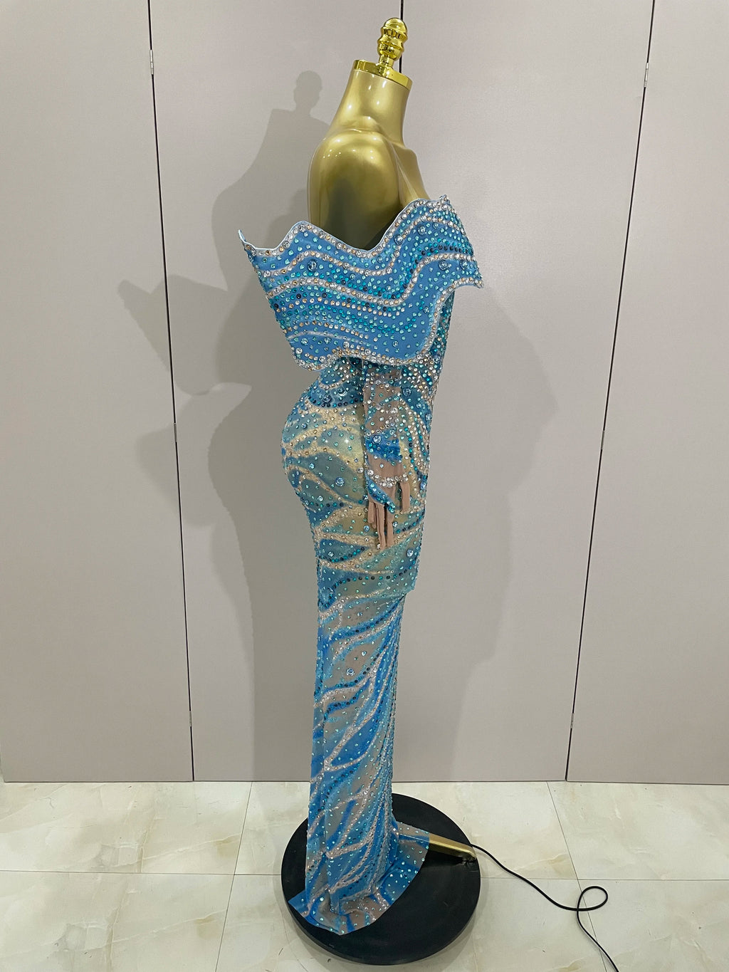Luxury Blue Rhinestone Long Dress with Gloves – Women’s Party & Evening Gown