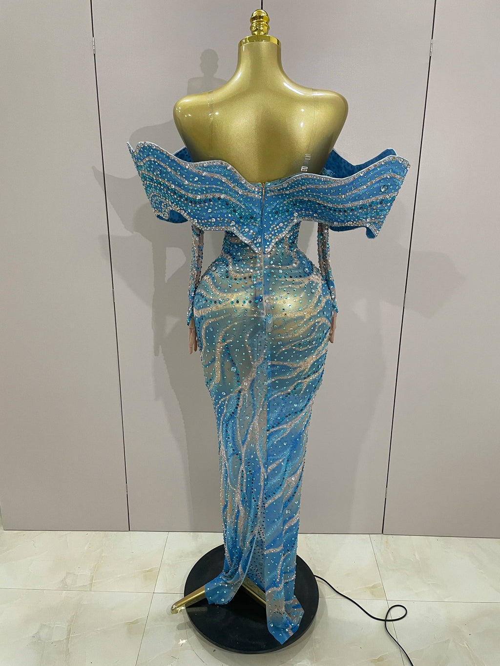Luxury Blue Rhinestone Long Dress with Gloves – Women’s Party & Evening Gown